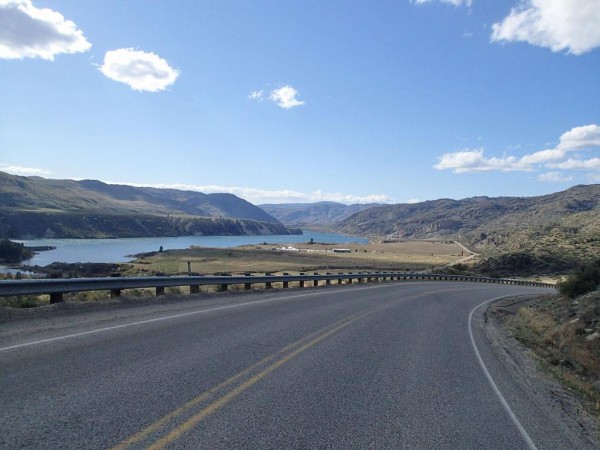 Diving down to the Columbia River Road. photo: C. Heg