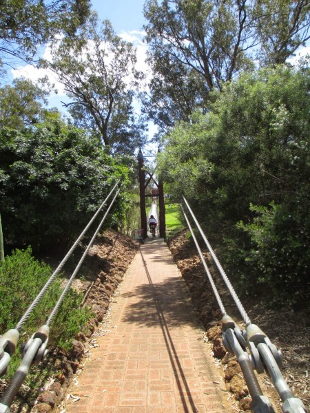 Come and get it, if you can do it: the single track swinging bridge to lunch. photo: S. Klaassen